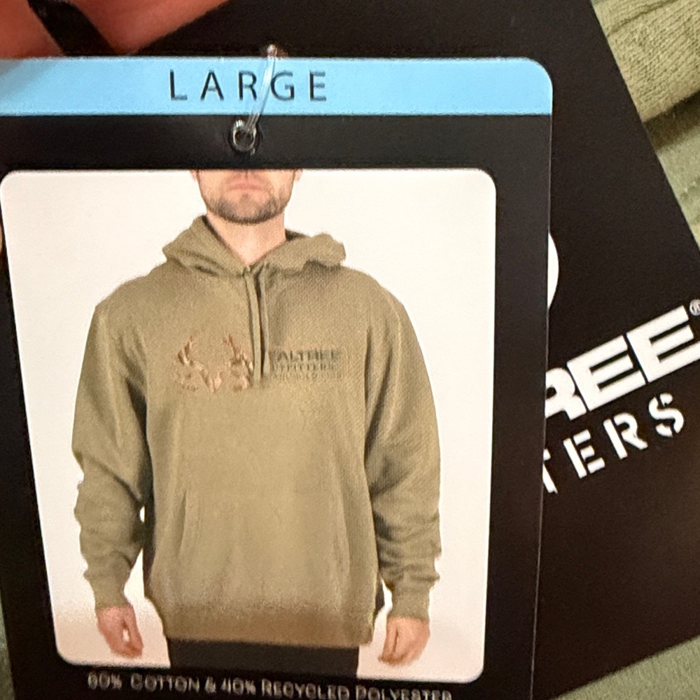 Realtree Men's Green Camo Hoodie with Graphic L NWT